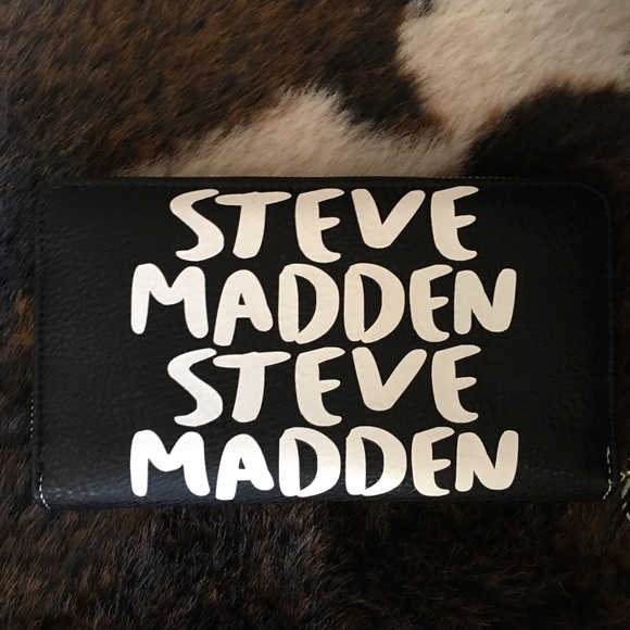 Steve Madden Zip Around Wallet - Picture 1 of 7